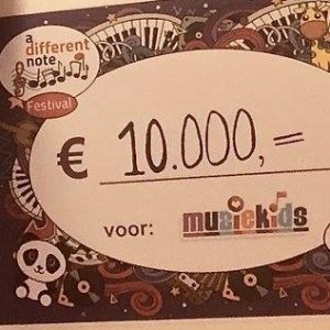 A Different Note Festival – De totaal cheque voor Muziekids 10.000 euro ! profieltje